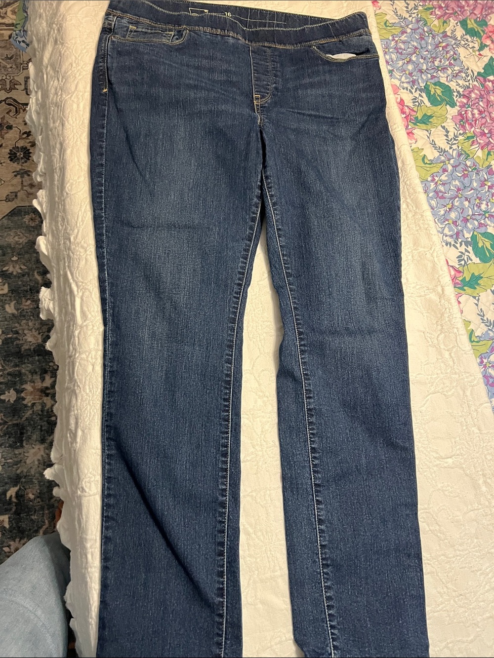 Levi's Women's Straight Leg Jeans in Indigo Blue
